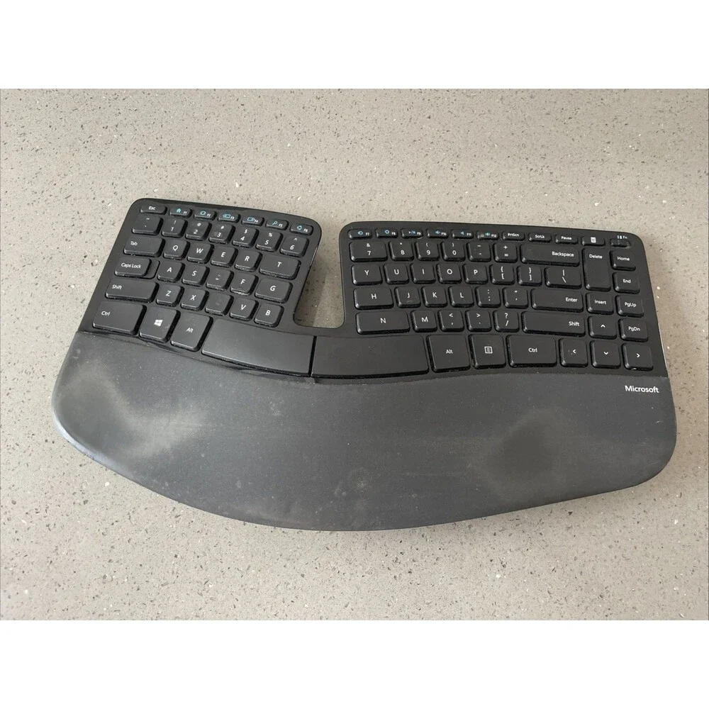 Microsoft Sculpt Ergonomic Wireless Keyboard and Number Pad Model 1559 UNTESTED